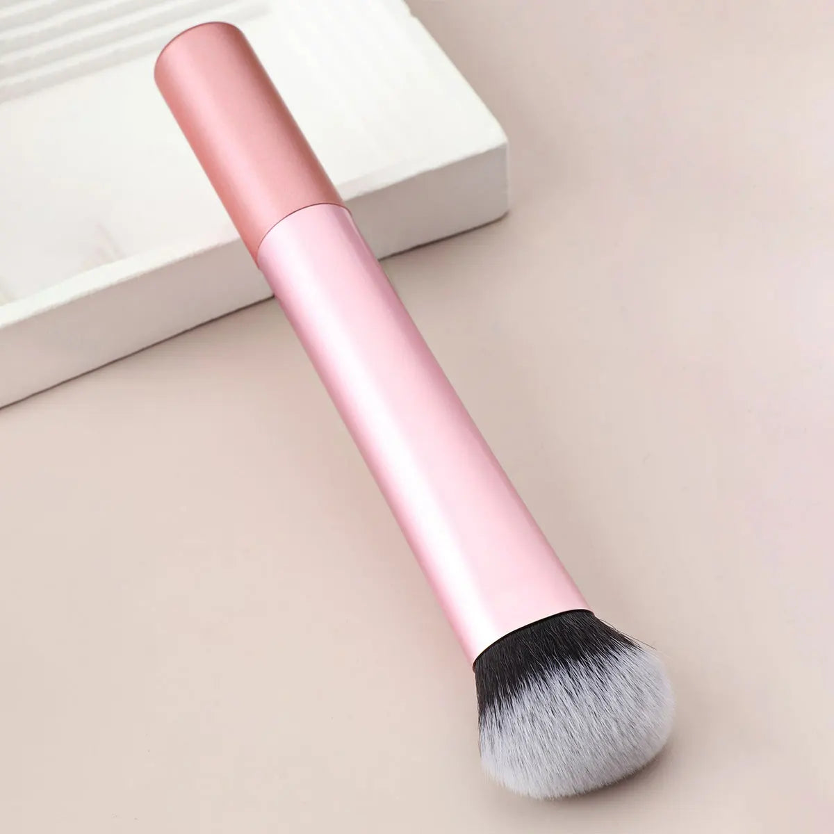 1pc Foundation Brush,Cheek Makeup Brush, Face Brush For Blush, Bronzer, & Highlighter, Makeup Brush For Loose Or Pressed Powder
