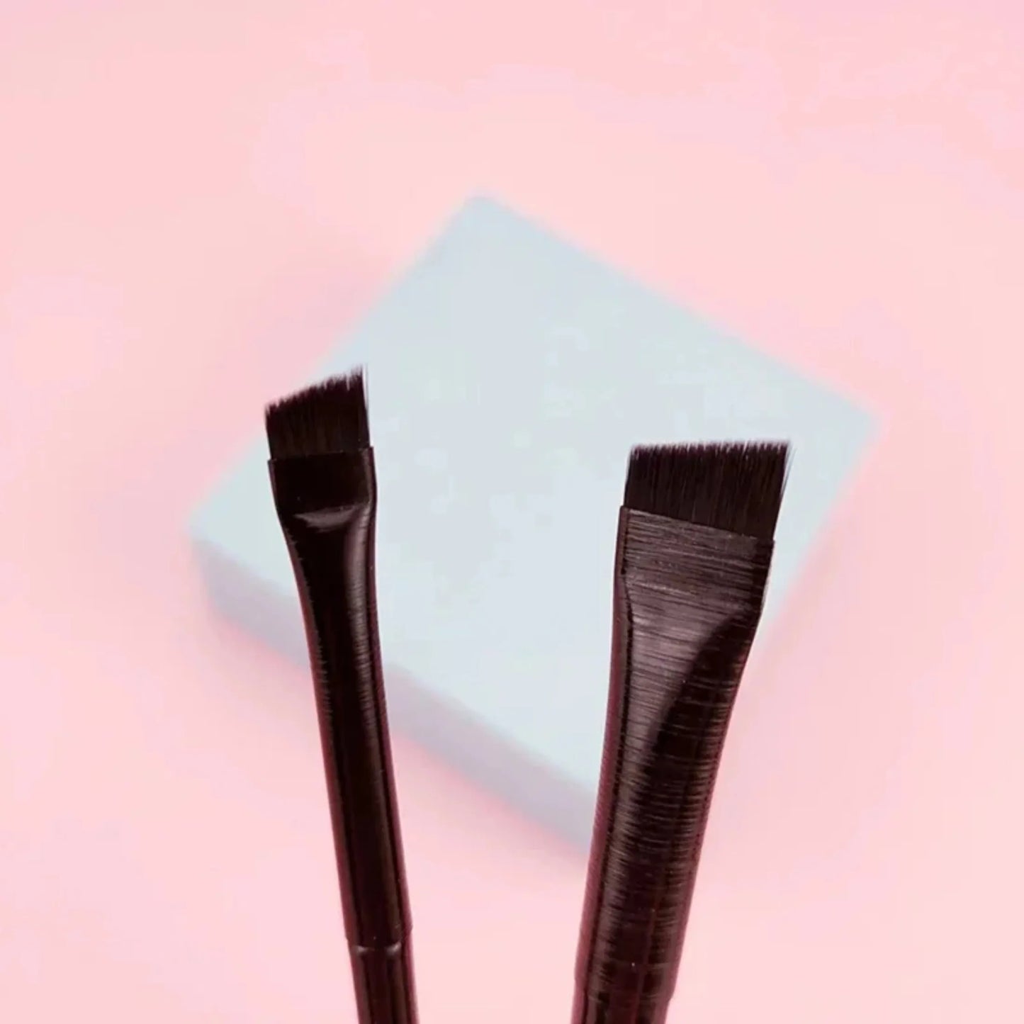 New 1pcs Eyebrow Contour Brush Blade Eyeliner Brush Portable Small Angle Horizontal Silkworm Brush Female Makeup Tool