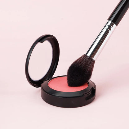 Flame brush is suitable for conical makeup setting of cheeks. It is suitable for removing cream or pressing powder blusher