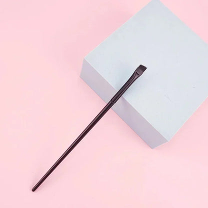 New 1pcs Eyebrow Contour Brush Blade Eyeliner Brush Portable Small Angle Horizontal Silkworm Brush Female Makeup Tool